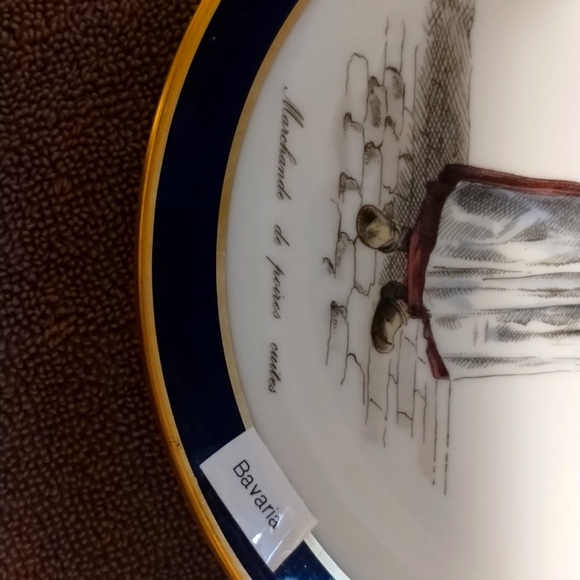 Collectable plates - Picture 5 of 8